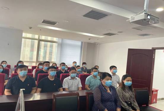 第十黨支部組織豫信公司干部、職工收看收聽(tīng)“七一”建黨100周年慶祝大會(huì)簡(jiǎn)報(bào)
